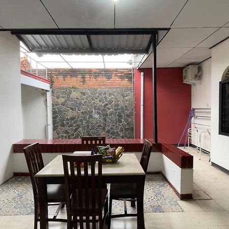 Posnya Seni Godod Art Gallery & Homestay Yogyakarta Exterior photo
