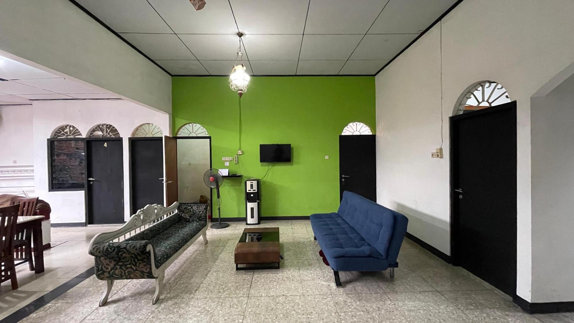 Posnya Seni Godod Art Gallery & Homestay Yogyakarta Exterior photo