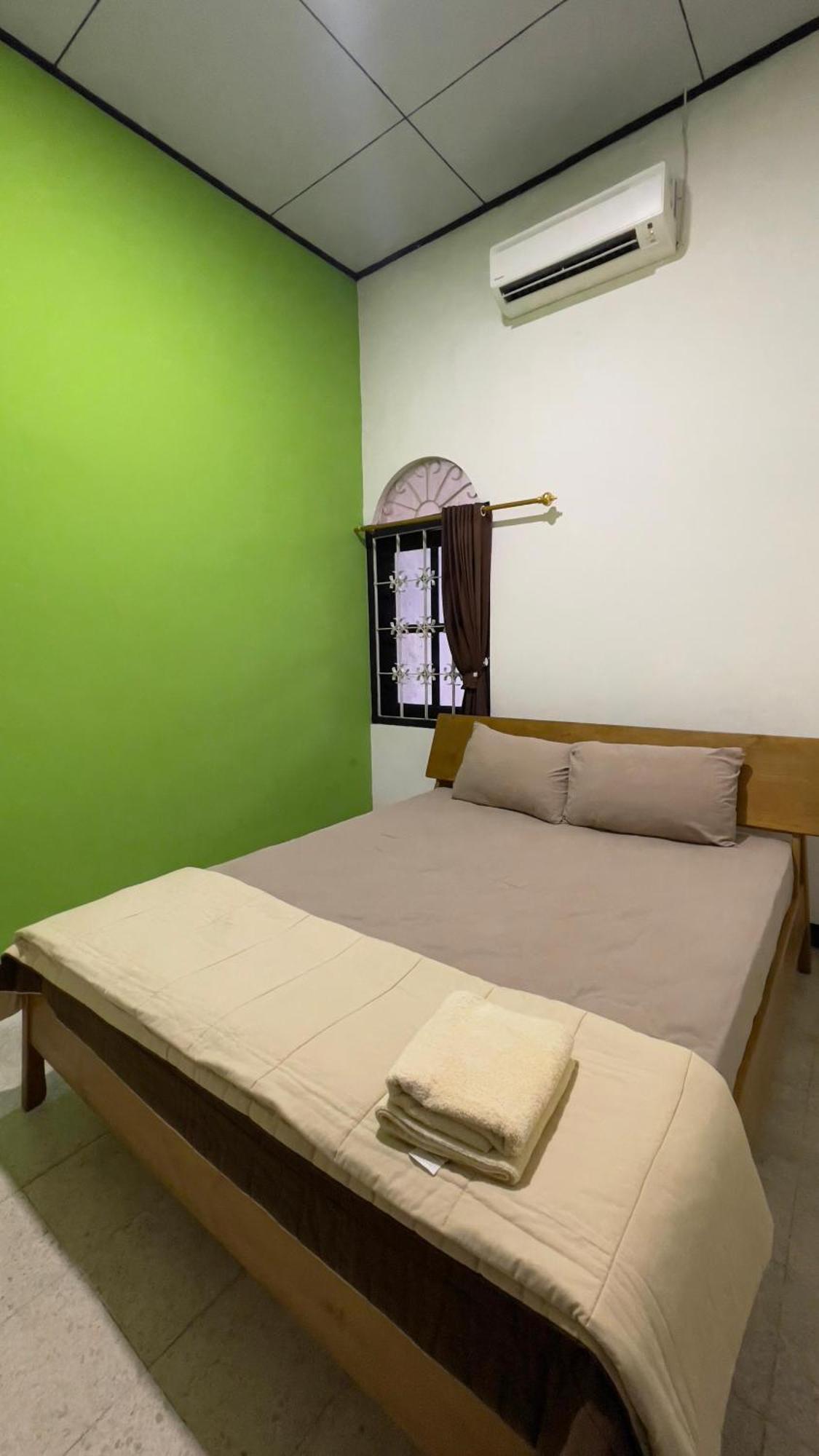 Posnya Seni Godod Art Gallery & Homestay Yogyakarta Exterior photo