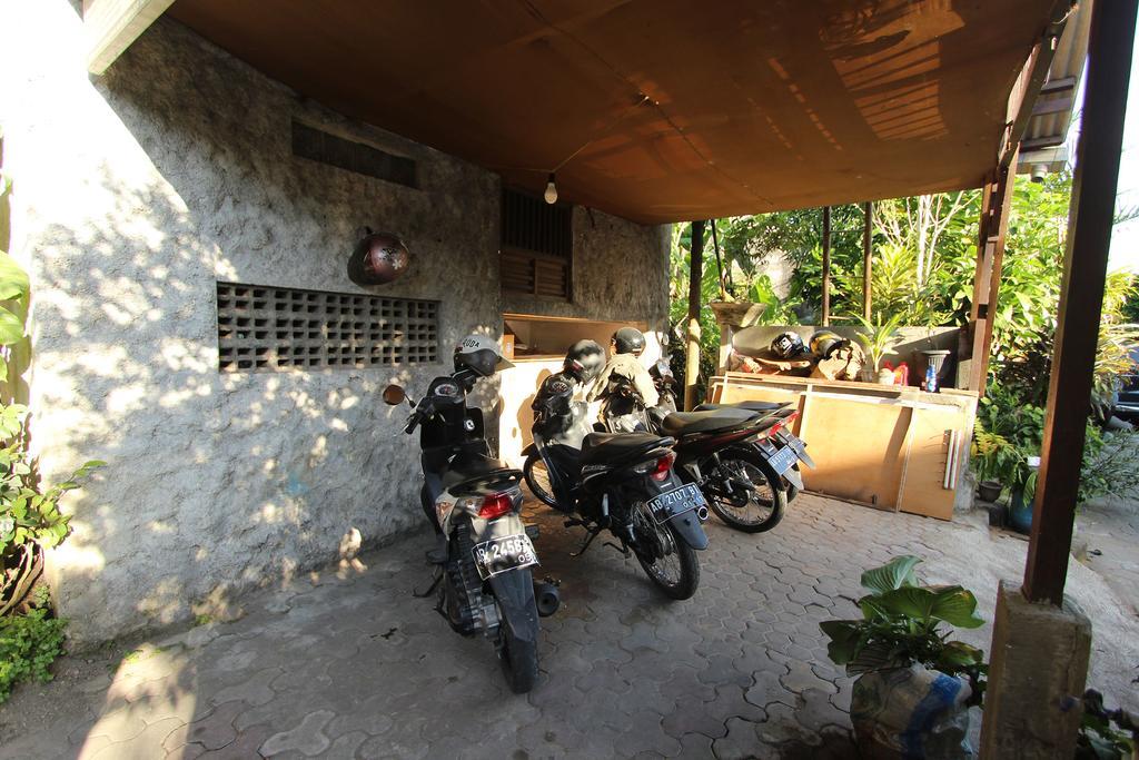 Posnya Seni Godod Art Gallery & Homestay Yogyakarta Exterior photo