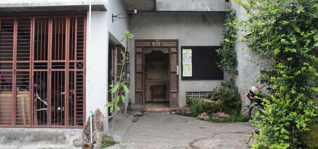 Posnya Seni Godod Art Gallery & Homestay Yogyakarta Exterior photo